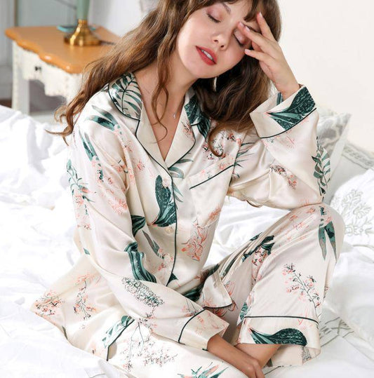 Why Choose Women Silk Pajamas Than Nylon or Cotton Pajamas? - slipintosoft
