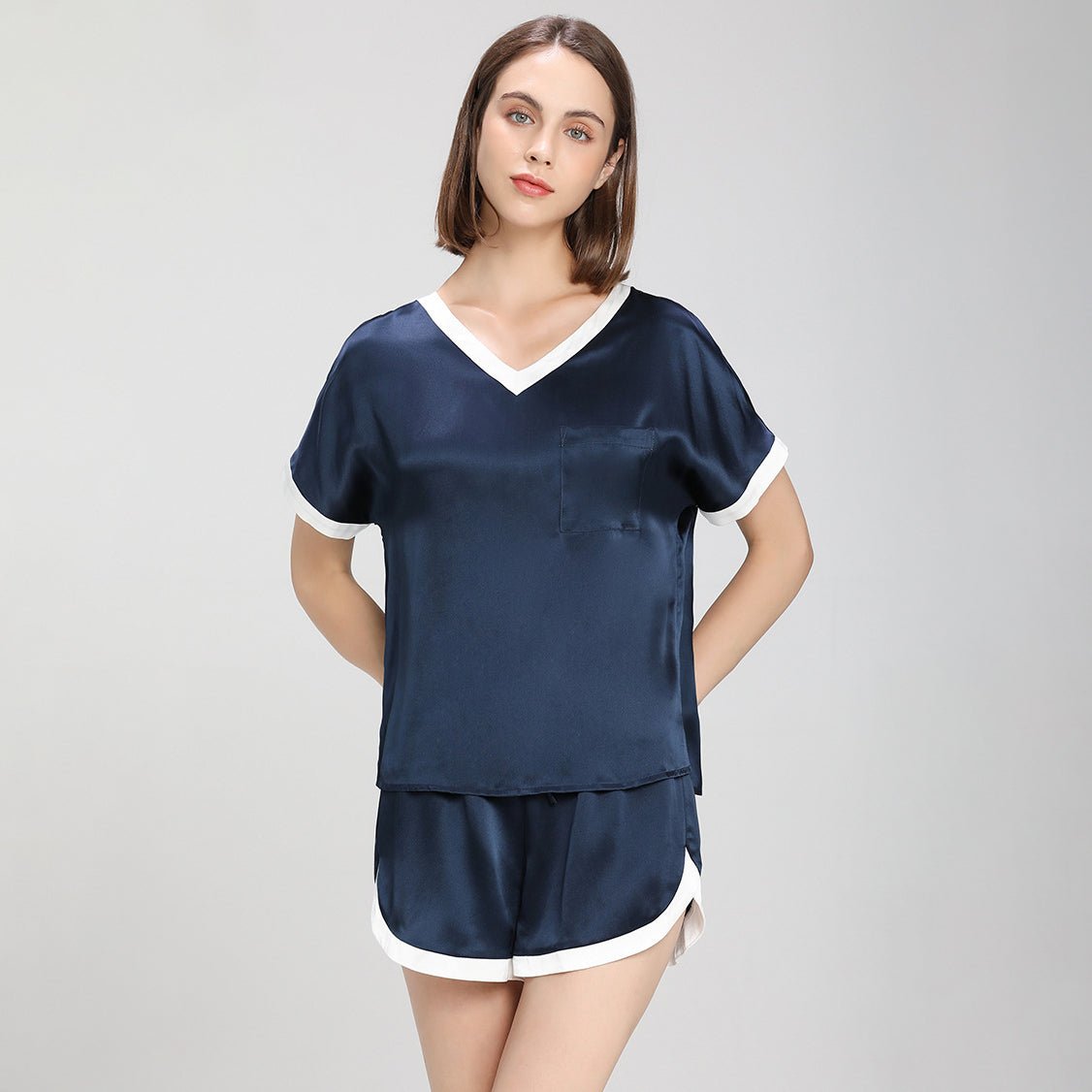 Contrast Color Short Sleeved Silk Pajama Set for Women Short Silk Sleepwear