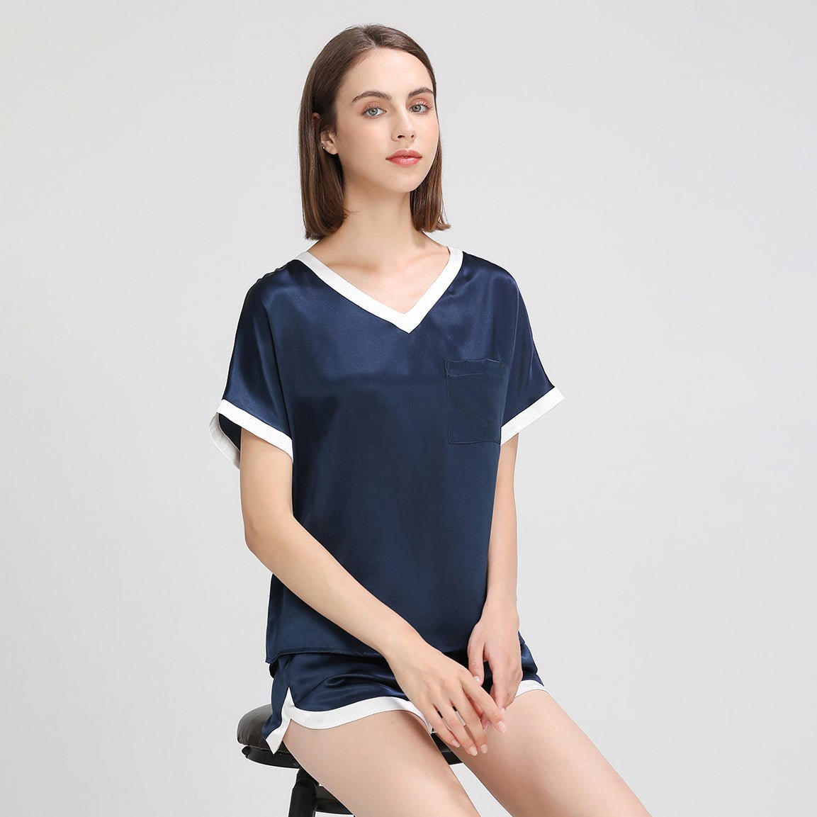 Contrast Color Short Sleeved Silk Pajama Set for Women Short Silk Sleepwear